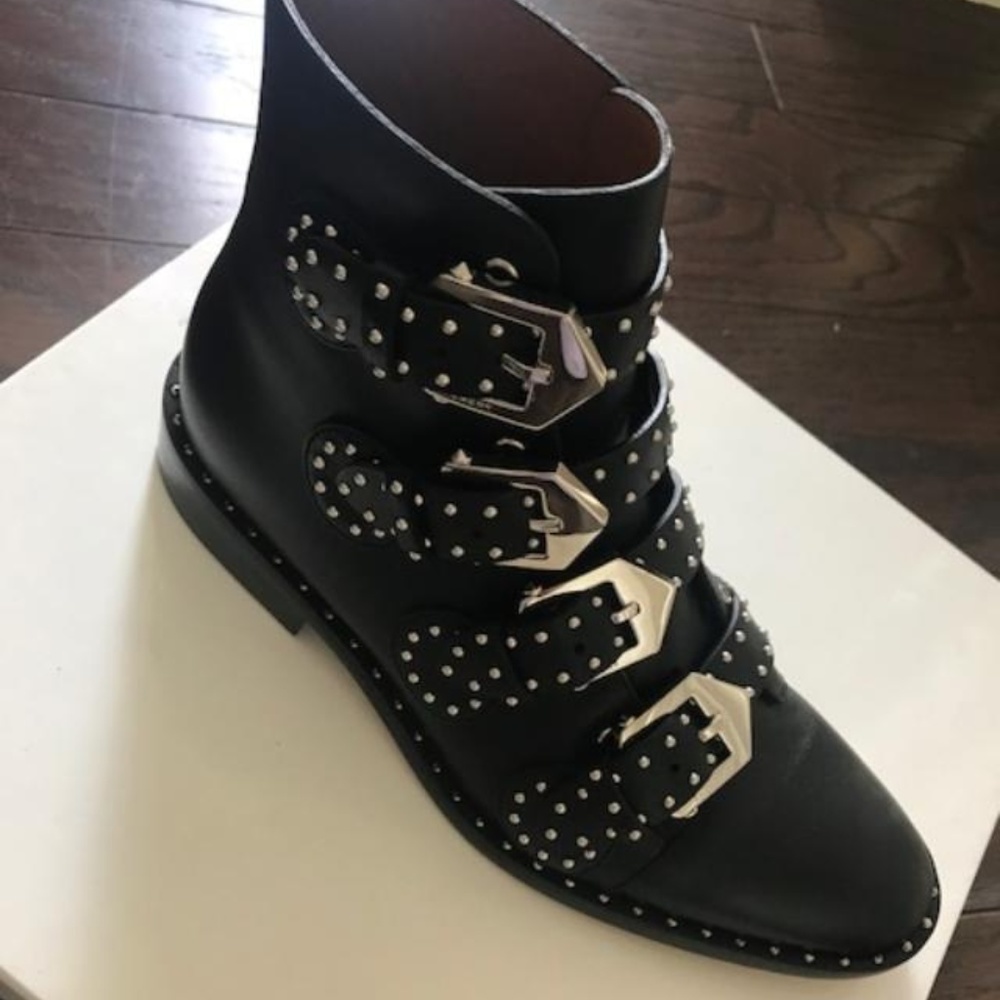 Authentic Givenchy 4 buckle boots - Picture 2 of 5
